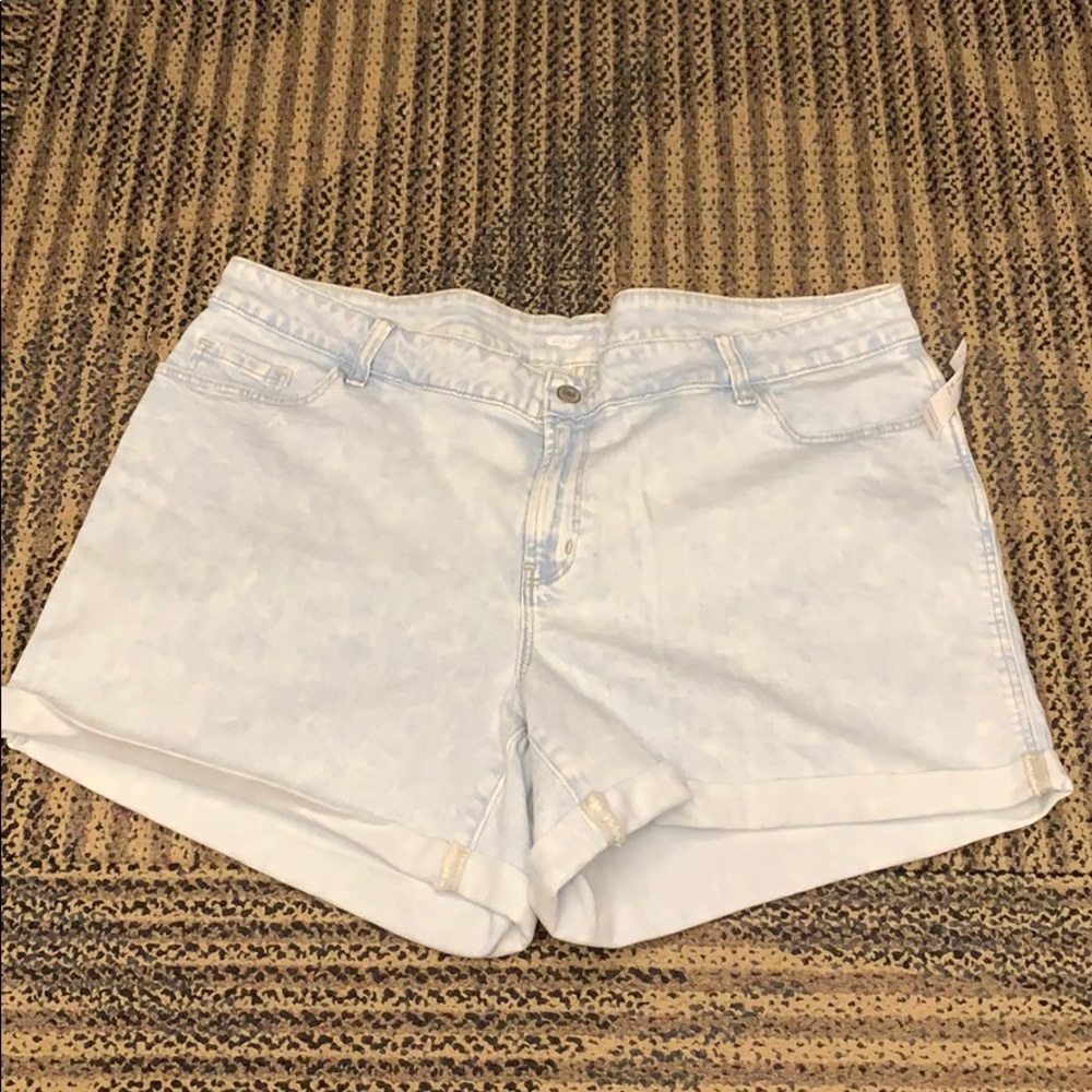 NWT Old Navy boyfriend shorts sz 18 plus